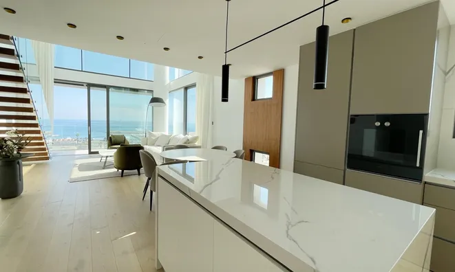 Недвижимость 3 Bedroom Apartment For sale in Larnaca City: 4