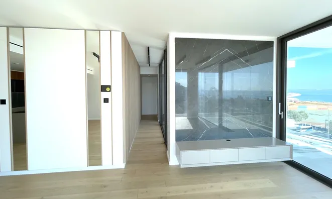 Недвижимость 3 Bedroom Apartment For sale in Larnaca City: 3