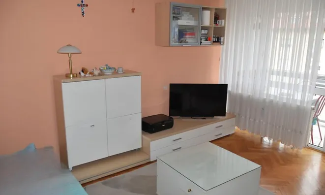 Недвижимость Квартира, 2,5 Комнаты, Любляна: 2