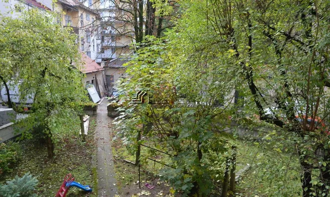 Недвижимость Квартира, 3 комнаты, Центр: 27