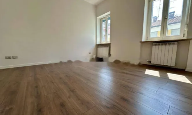 Недвижимость Трехкомнатная квартира в центре: 9