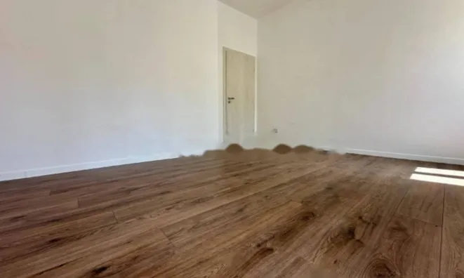 Недвижимость Трехкомнатная квартира в центре: 11