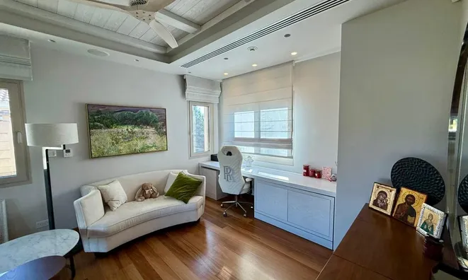 Недвижимость Beachfront 5 Bedroom Ultra-Luxury Villa in Agios Tychonas, Limassol: 10