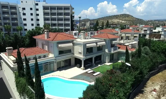 Недвижимость Beachfront 5 Bedroom Ultra-Luxury Villa in Agios Tychonas, Limassol: 22