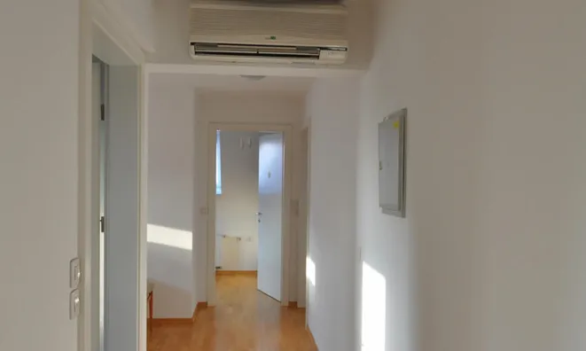 Недвижимость Квартира, 5+ комнат, Любляна: 5