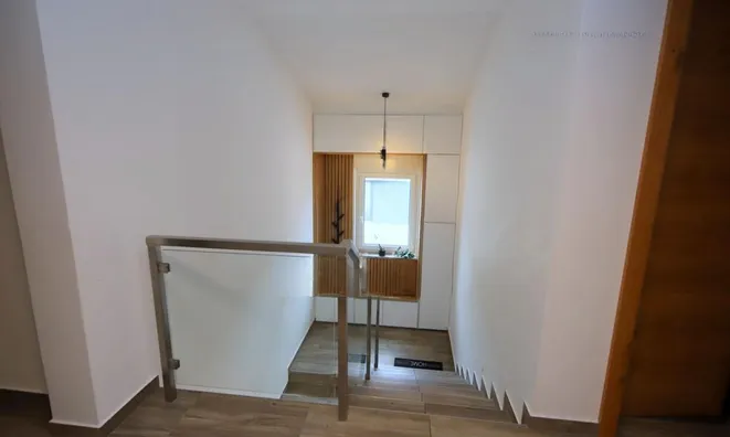 Недвижимость Квартира, 4 комнаты, Вич: 16