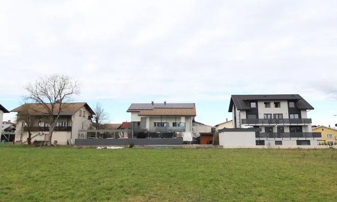 Недвижимость Квартира, 4 комнаты, Вич: 29