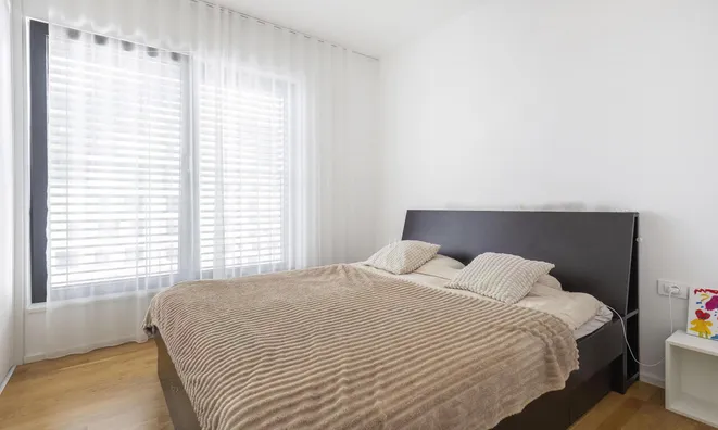 Недвижимость Apartment 2.5 rooms New Leshe: 2