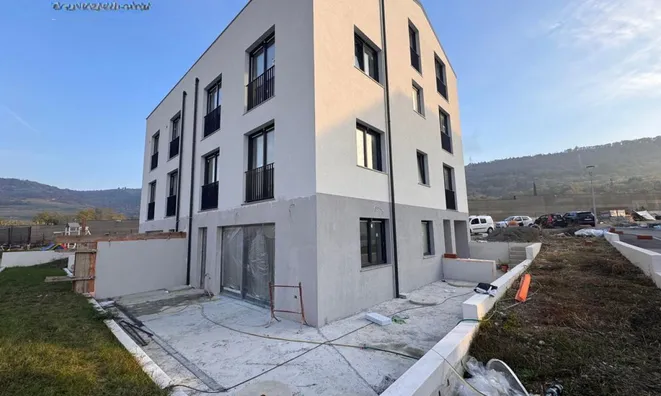 Недвижимость Four-room apartment Izola: 1