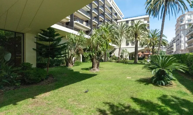 Недвижимость House Cannes Croix des Gardes: 28