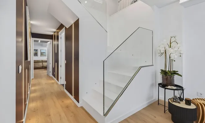 Недвижимость Exclusive renovated duplex with terrace in Andorra la Vella: 4