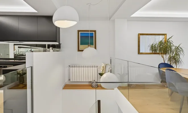 Недвижимость Exclusive renovated duplex with terrace in Andorra la Vella: 6