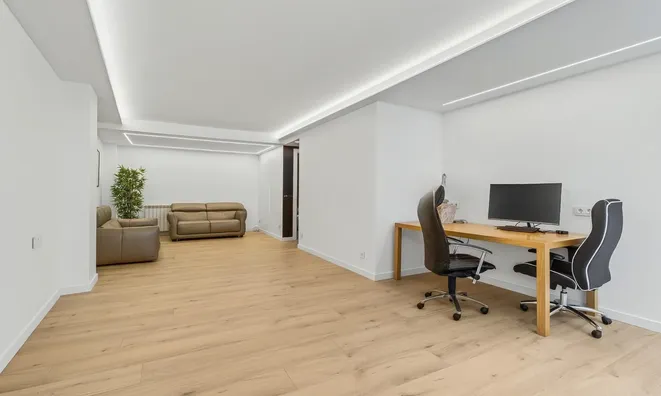 Недвижимость Exclusive renovated duplex with terrace in Andorra la Vella: 14