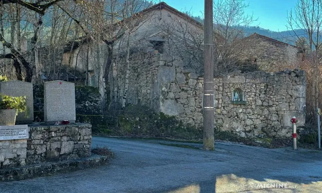 Недвижимость House in Golace: 10