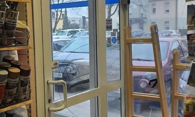 Недвижимость Коммерческое помещение Шишка: 3