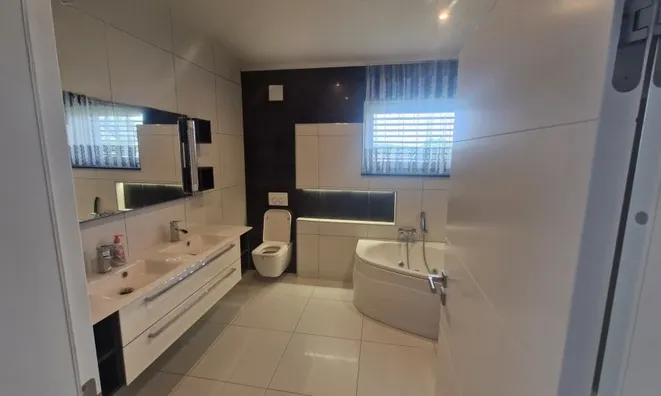Недвижимость Semi-detached house 5 bedrooms for sale in Oberpallen: 5
