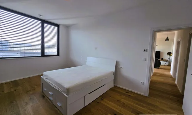 Недвижимость Three-room penthouse in Koper: 16