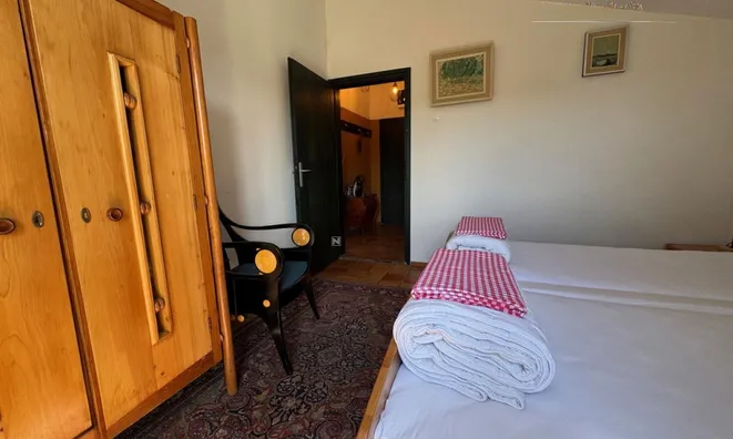 Недвижимость Two-room apartment with a sea view: 10
