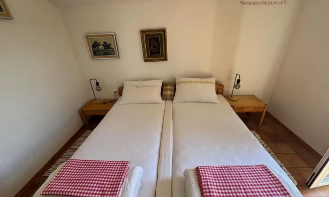 Недвижимость Two-room apartment with a sea view: 11