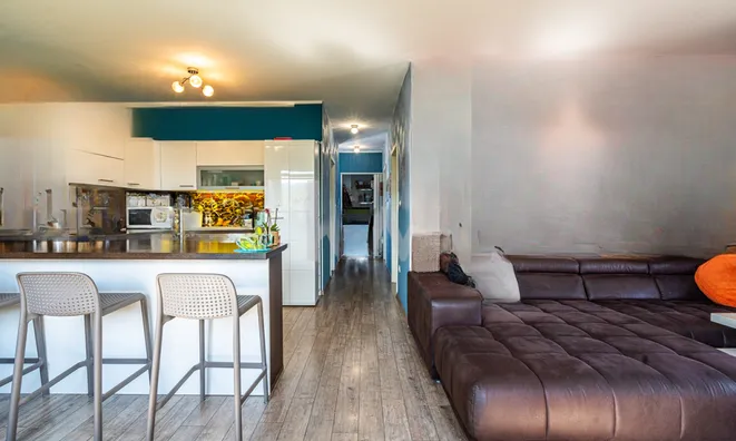 Недвижимость Apartment with a large terrace: 3