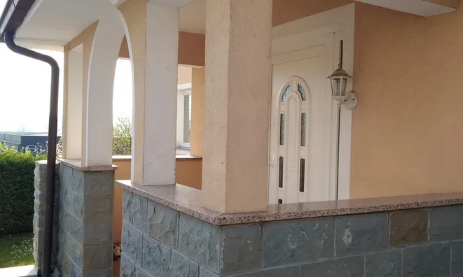 Недвижимость Four-room apartment in Dekani: 2