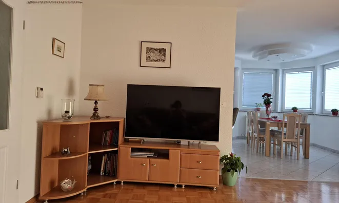 Недвижимость Four-room apartment in Dekani: 11
