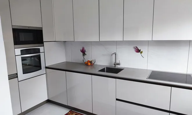 Недвижимость Three-room apartment on Poveshka Street: 2