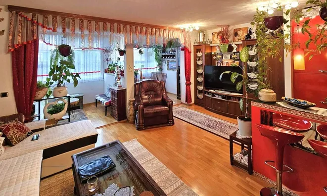Недвижимость One-bedroom apartment with parking: 1