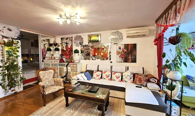 Недвижимость One-bedroom apartment with parking: 4