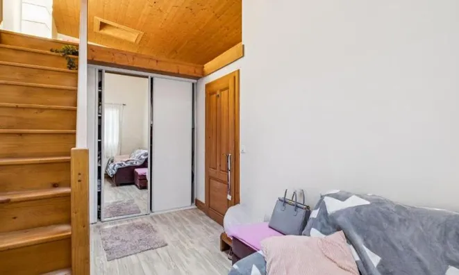 Недвижимость Apartment 5 rooms: 6