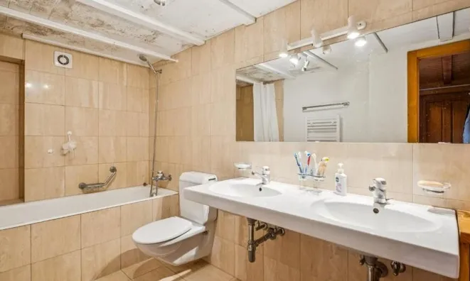 Недвижимость Apartment 5 rooms: 7