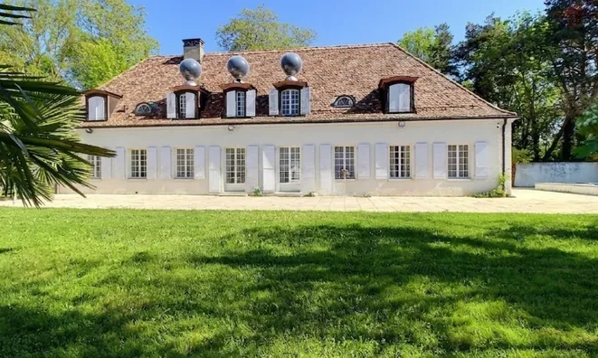Недвижимость Single house 10 rooms: 1