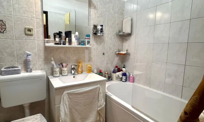 Недвижимость Apartment with 2.5 rooms, Koper: 10