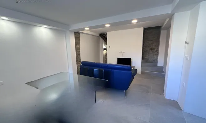 Недвижимость Three-room apartment Izola: 2