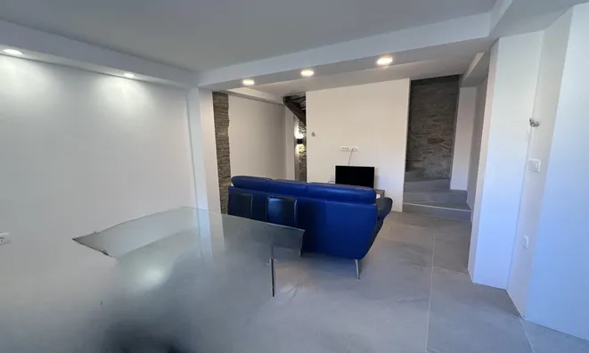 Недвижимость Three-room apartment Izola: 10