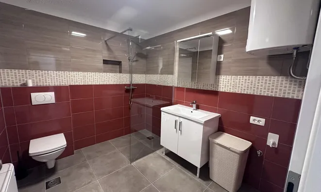 Недвижимость Three-room apartment Izola: 28