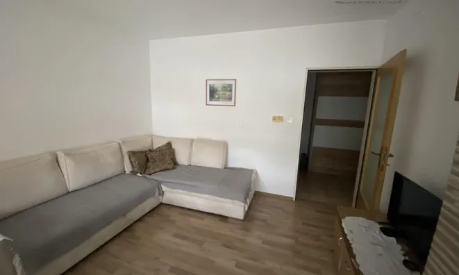 Недвижимость Three-room apartment Livade: 2