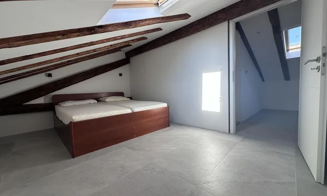 Недвижимость Three-room apartment in Izola: 22