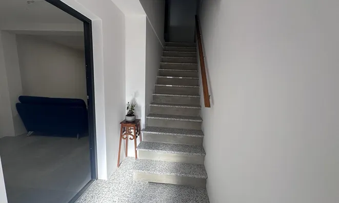 Недвижимость Three-room apartment in Izola: 24