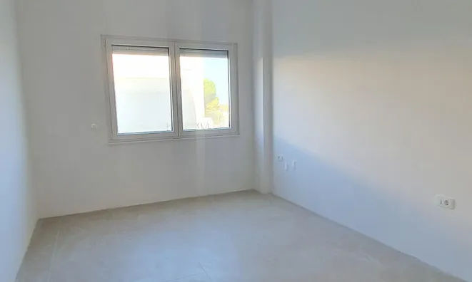 Недвижимость Three-room apartment in Izola: 13