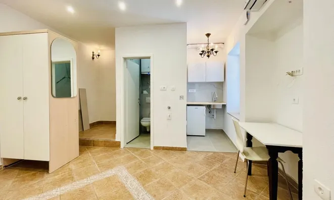 Недвижимость Apartment, studio Piran: 2