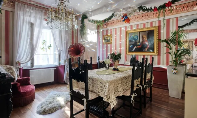 Недвижимость Four-room apartment in the center of Ljubljana: 4