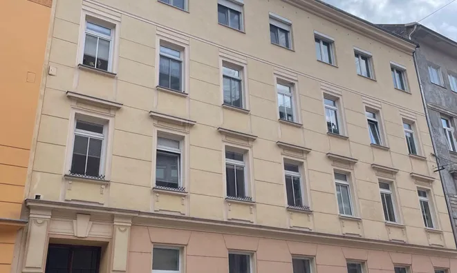 Недвижимость Multi-room apartment in the center: 2
