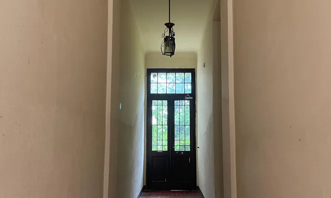 Недвижимость Multi-room apartment in the center: 5