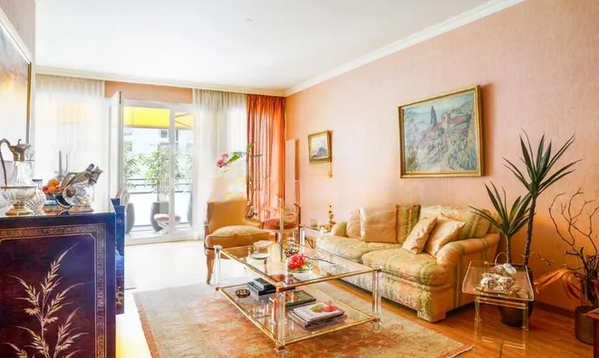 Недвижимость Apartment 4 rooms: 1