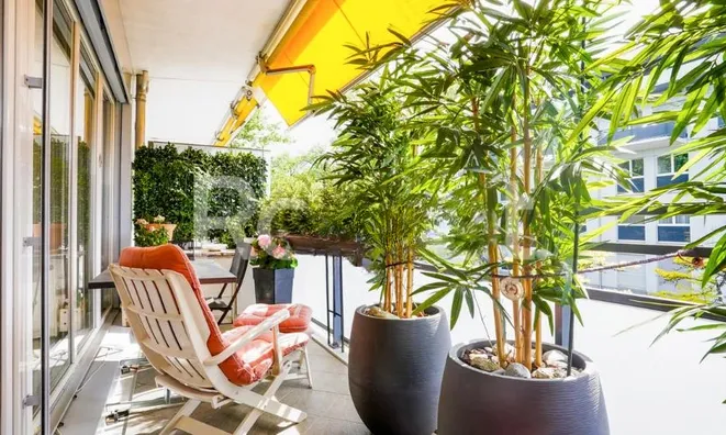 Недвижимость Apartment 4 rooms: 2