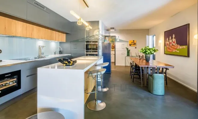 Недвижимость Apartment 5.5 rooms: 2