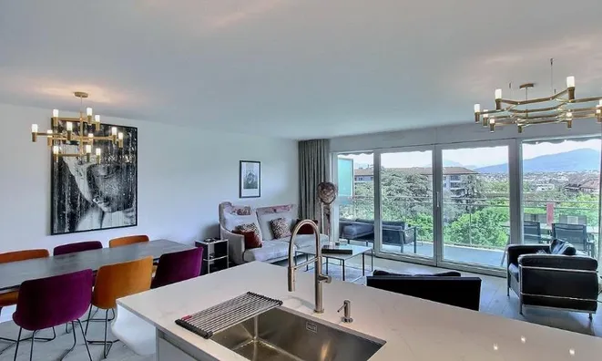 Недвижимость Apartment 4 rooms: 4