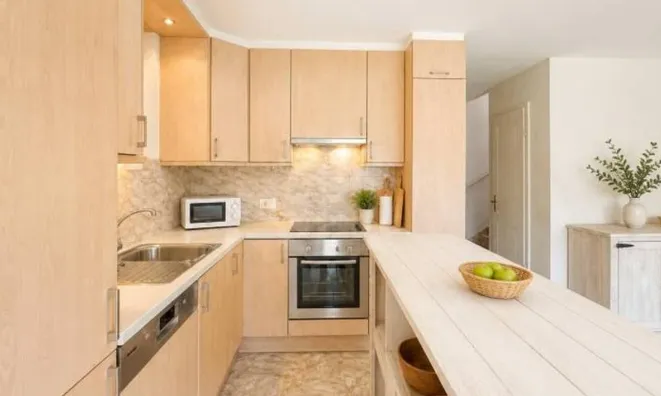 Недвижимость Apartment 4 rooms: 5