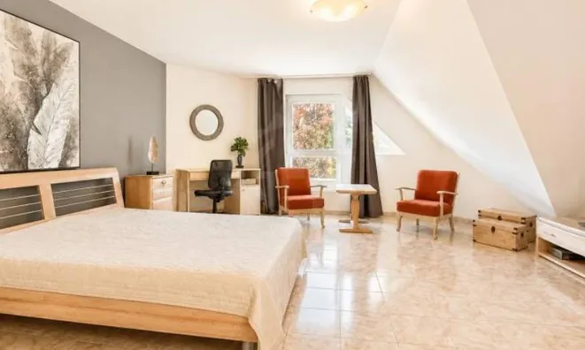 Недвижимость Apartment 4 rooms: 6